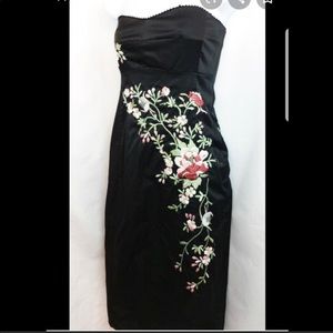 Forever Floral Design Embroidery Dress Size Large